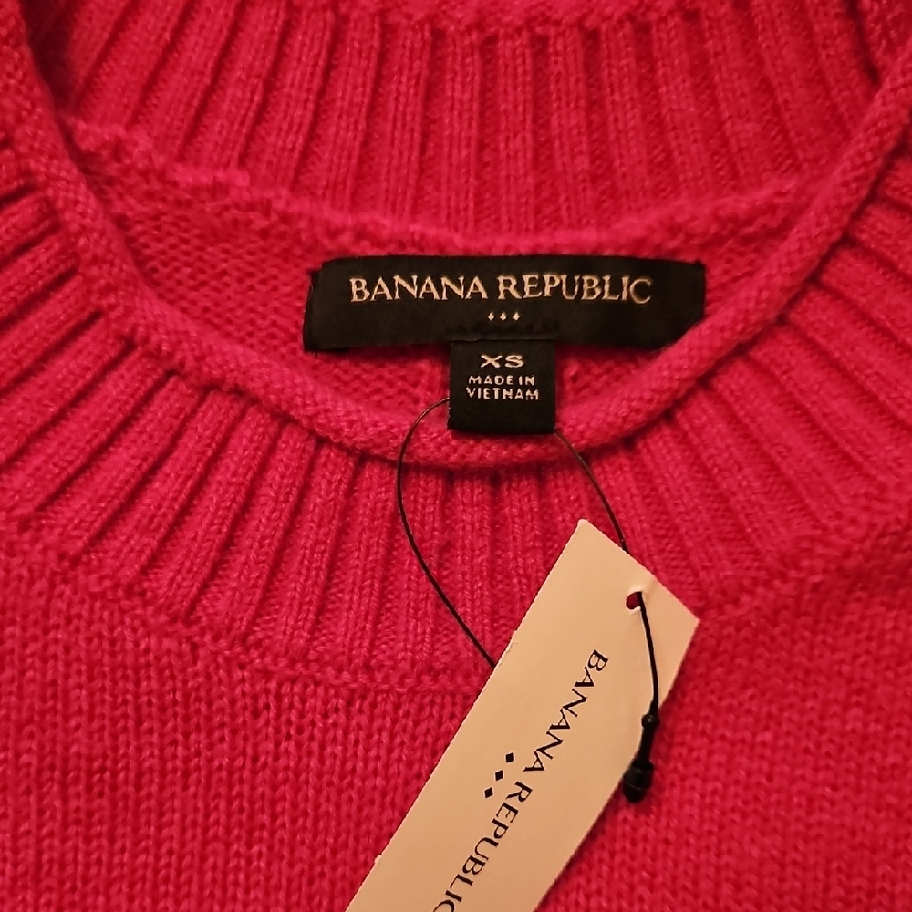 Banana Republic Pink Rolled Crew Neck Sweater - Picture 2 of 4